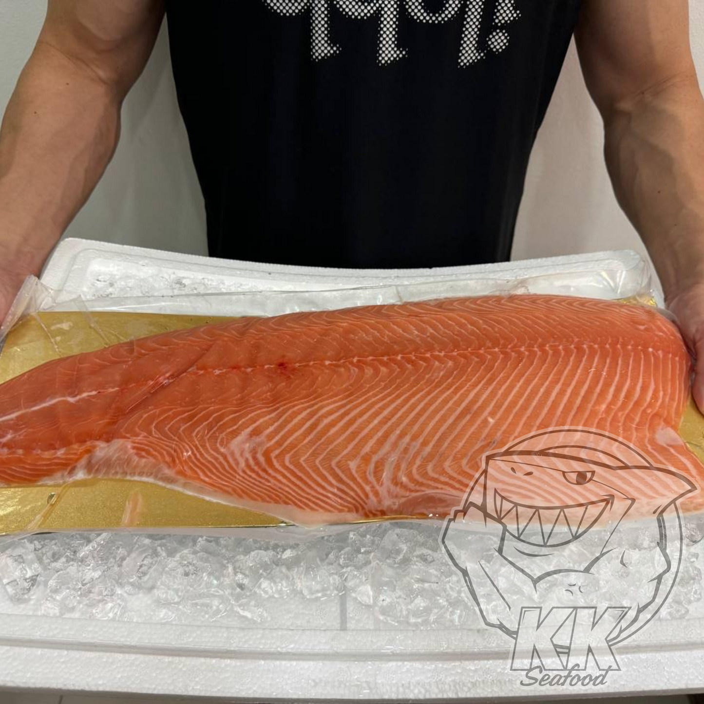 Fresh Salmon Fillet whole side (1.8~2.2kg)